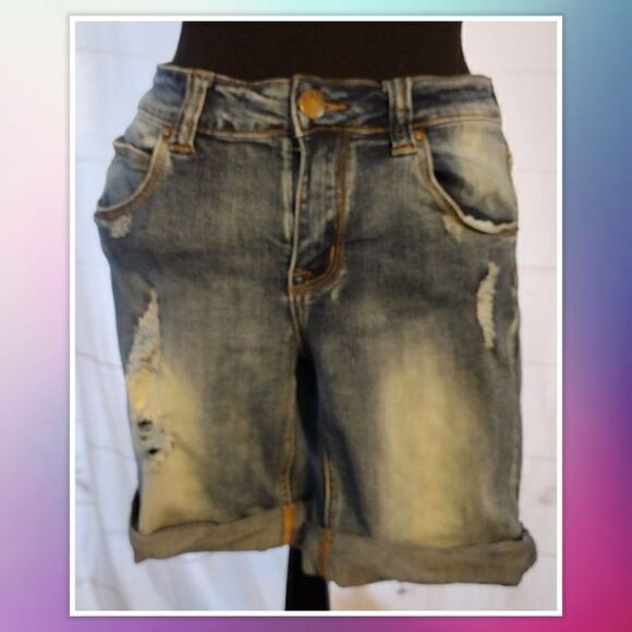 APT.9 distressed denim Bermuda shorts size 9/10 - Picture 1 of 4